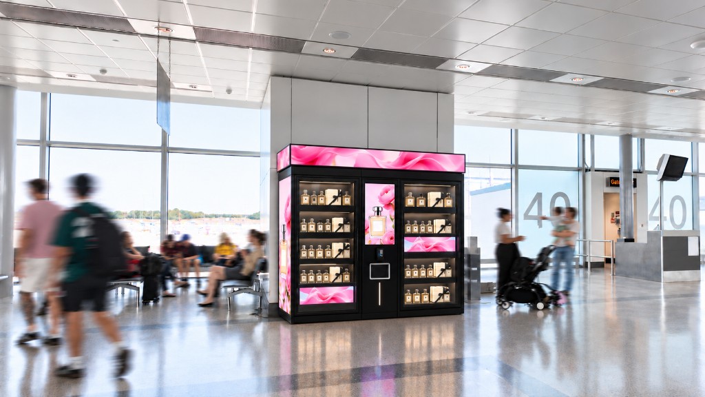 Hyperion high-capacity retail unit in the Stansted concourse